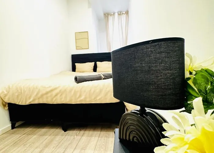 公寓 Affordable 5br Apt, Ideal For Groups & Families 维也纳