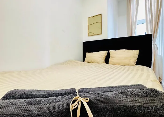 Affordable 5br Apt, Ideal For Groups & Families