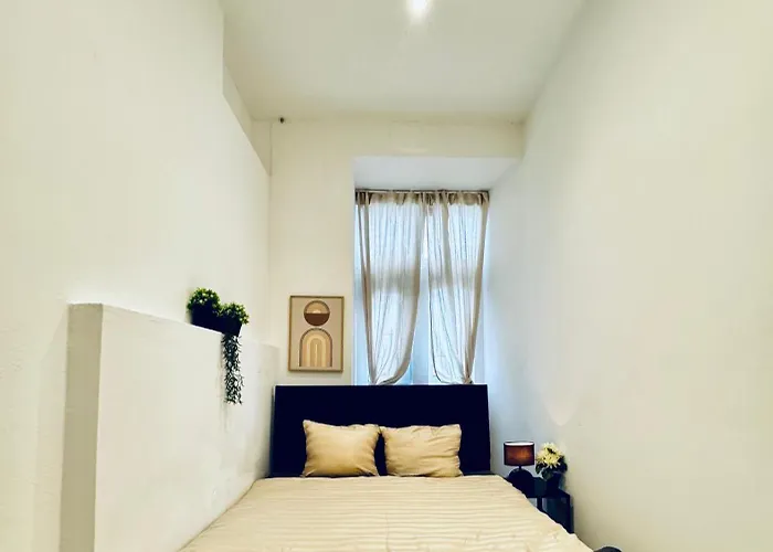 Affordable 5br Apt, Ideal For Groups & Families *