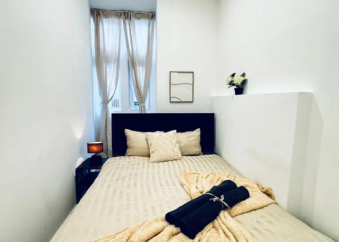 公寓 Affordable 5br Apt, Ideal For Groups & Families