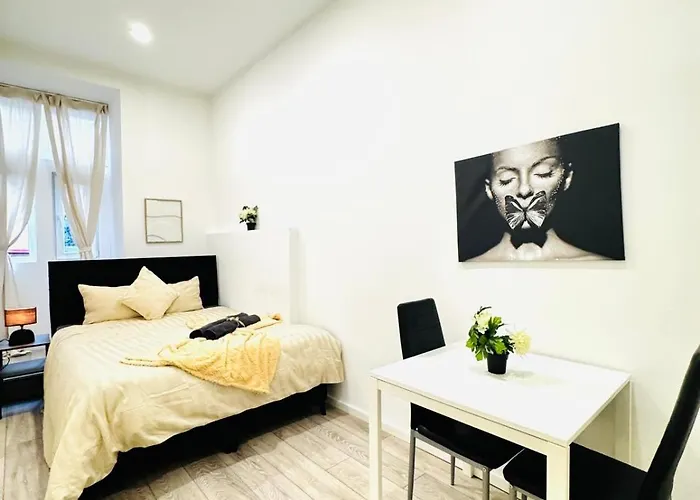 公寓 Affordable 5br Apt, Ideal For Groups & Families *