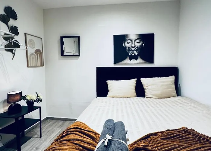 Affordable 5br Apt, Ideal For Groups & Families