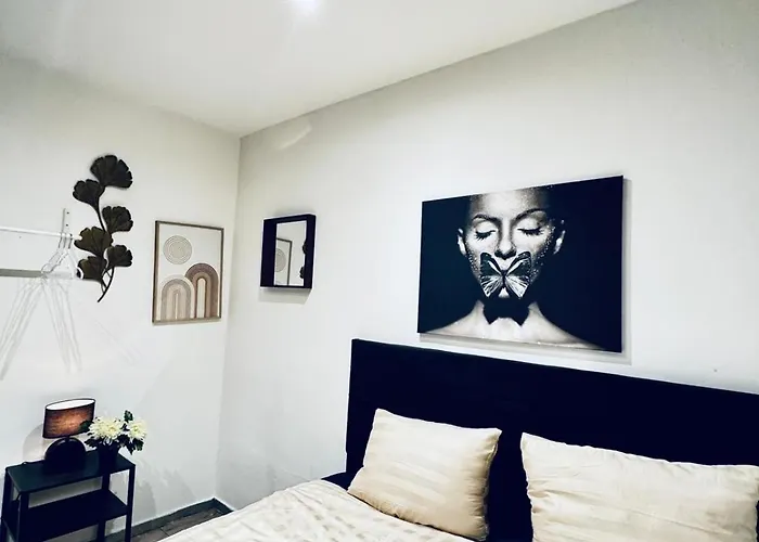Affordable 5br Apt, Ideal For Groups & Families