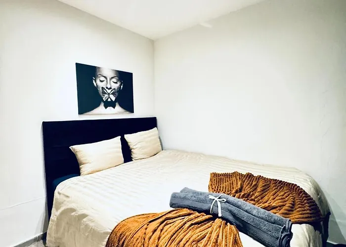 Affordable 5br Apt, Ideal For Groups & Families 维也纳