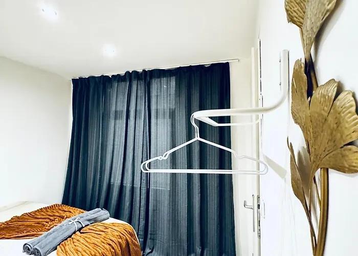 Affordable 5br Apt, Ideal For Groups & Families